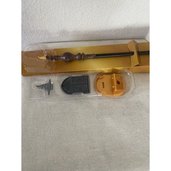 Wizarding World Harry Potter Mystery Wand Magical Artifacts Series New In box - Picture 4 of 8